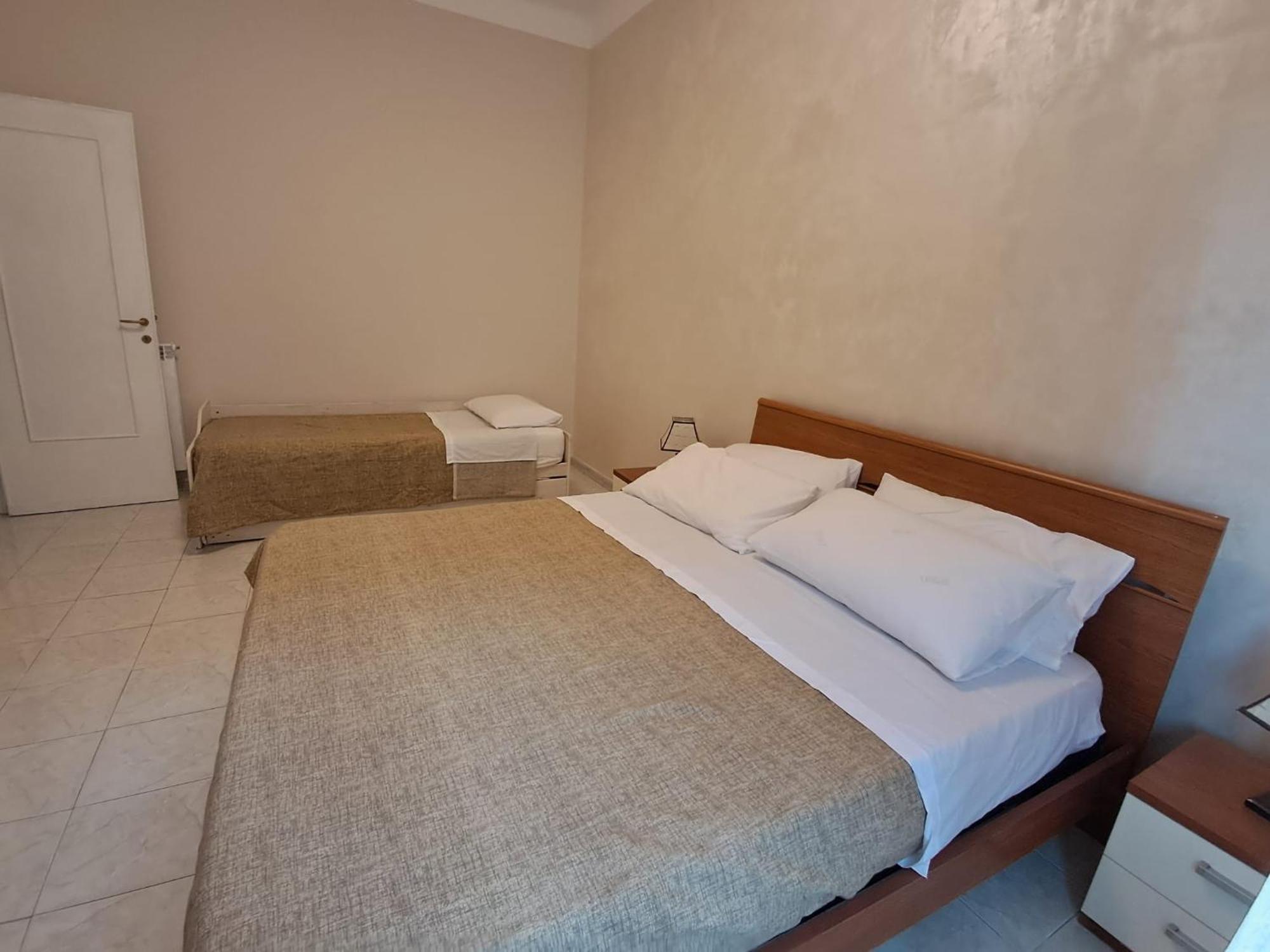 Beds Portamaggiore - Ex Happy House Рим Екстериор снимка